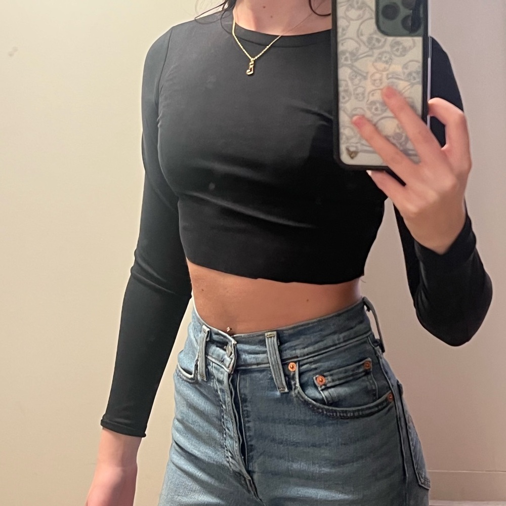 Black Long Sleeve Crop Top